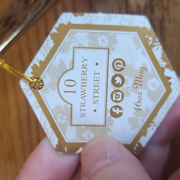 10 Strawberry Street 16 Oz mug - Picture 3 of 4